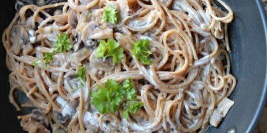 2017-10-0813.59.50_800x533 vegansk pastaret med svampe og fløde