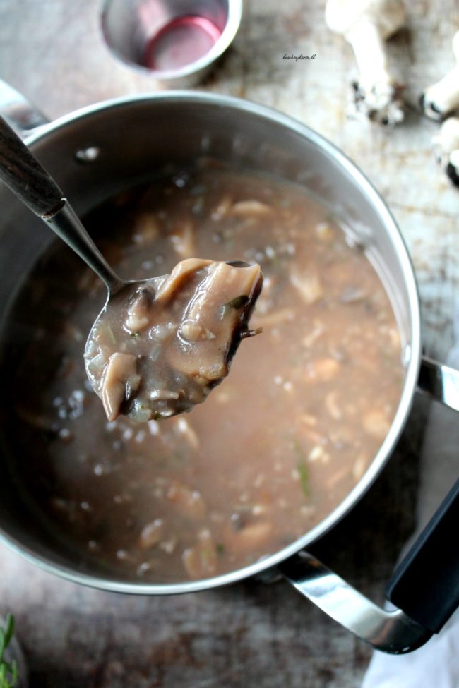 2017-10-1414.34.38 Vegansk svampesovs - den bedste sovs!