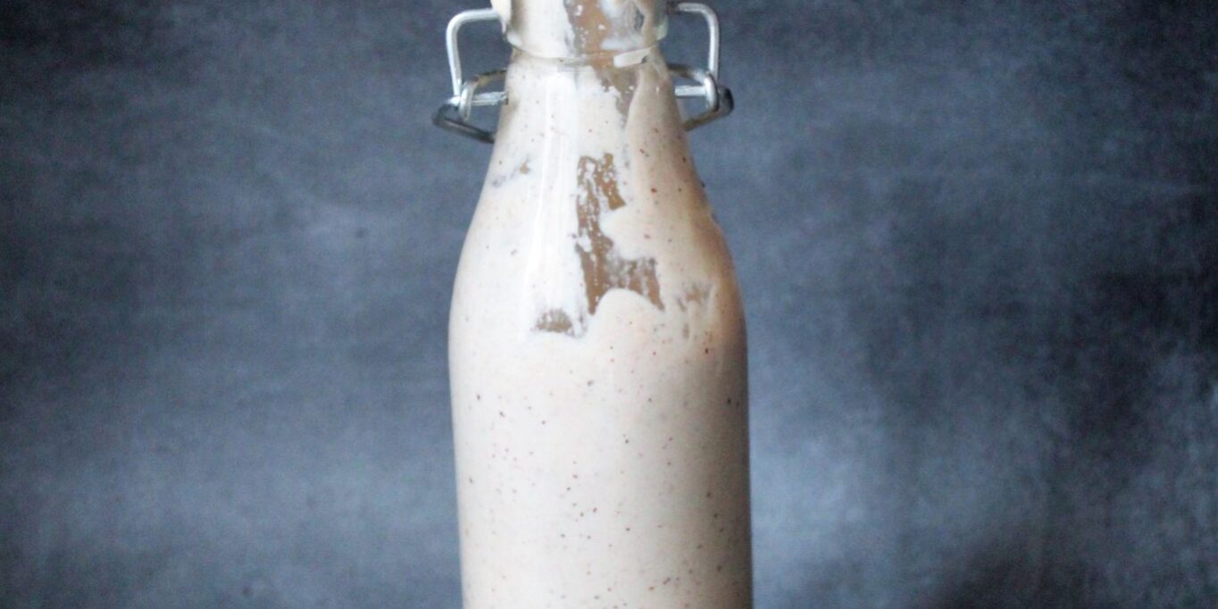 Vegansk cashewfløde med dadler