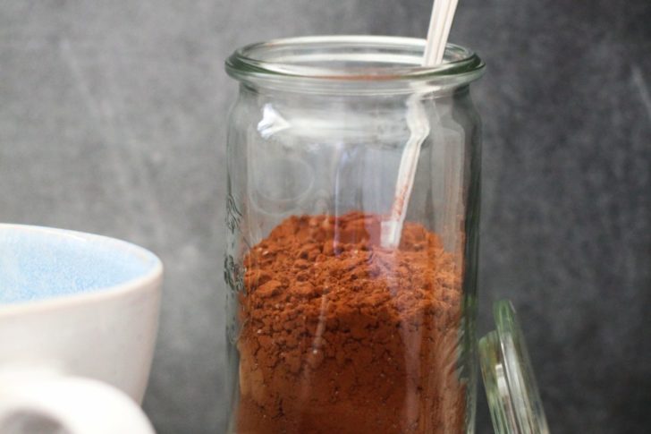 Hjemmelavet vegansk kakaopulver til varm kakao