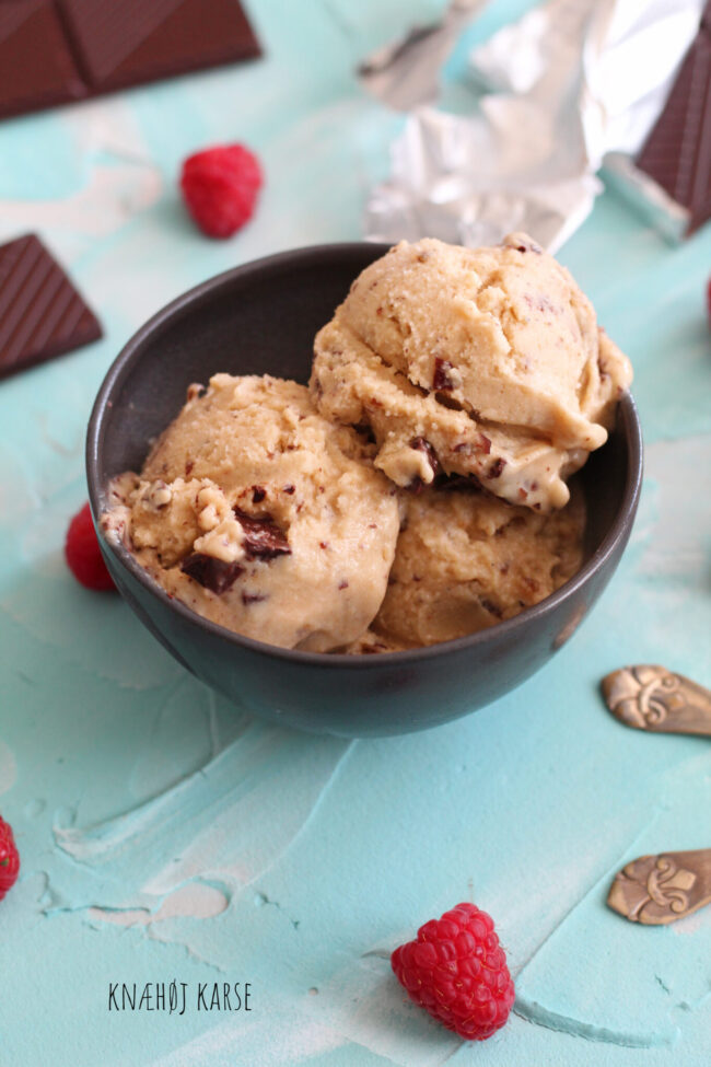 Vegansk nice cream med peanut butter og banan