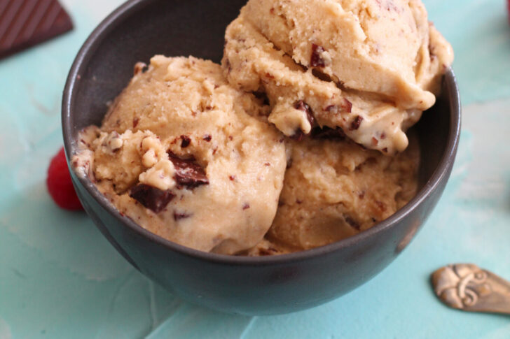 Vegansk nice cream med peanut butter og banan