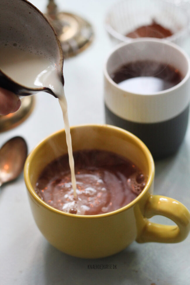 Hjemmelavet chailatte
