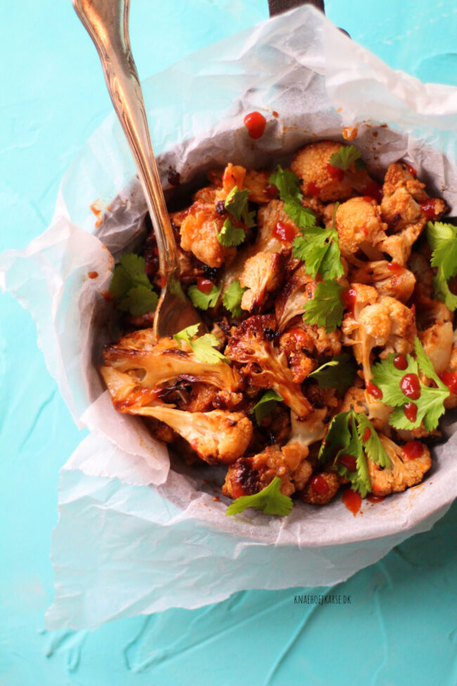 Bagt blomkål med chili, lime og hvidløg