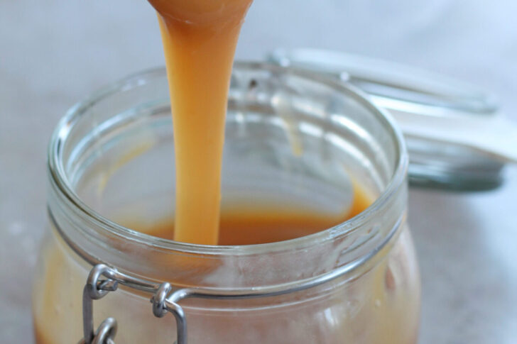 vegansk dulce de leche af kondenseret kokosmælk