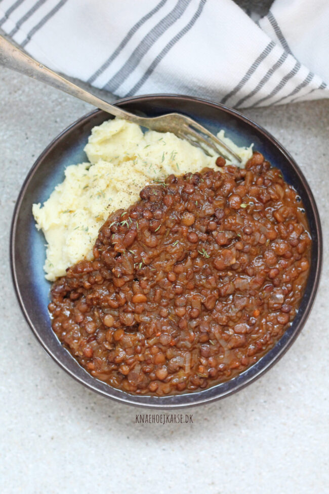 vegansk linsegryde med kartoffel/blomkålsmos