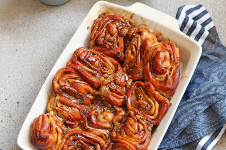 veganske sticky buns med pekannødder