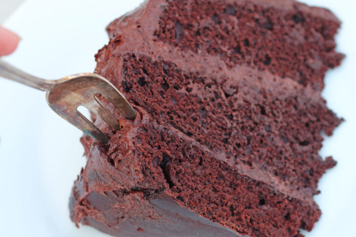 vegansk chokoladekage med chokoladefrosting