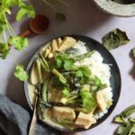 vegansk thaicurry med grøn karrypasta