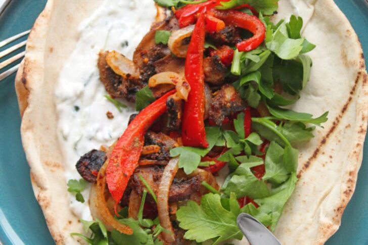 fajitas med svampe og løg