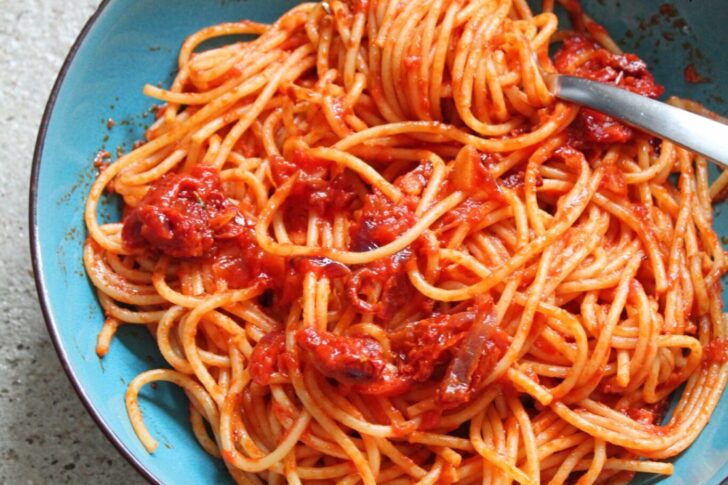 spaghetti i tomatsauce
