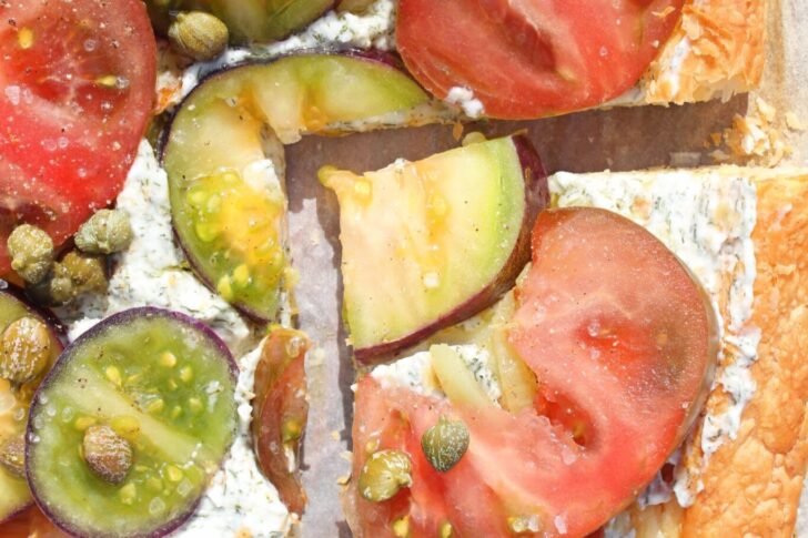 vegansk tomattærte med fetacreme